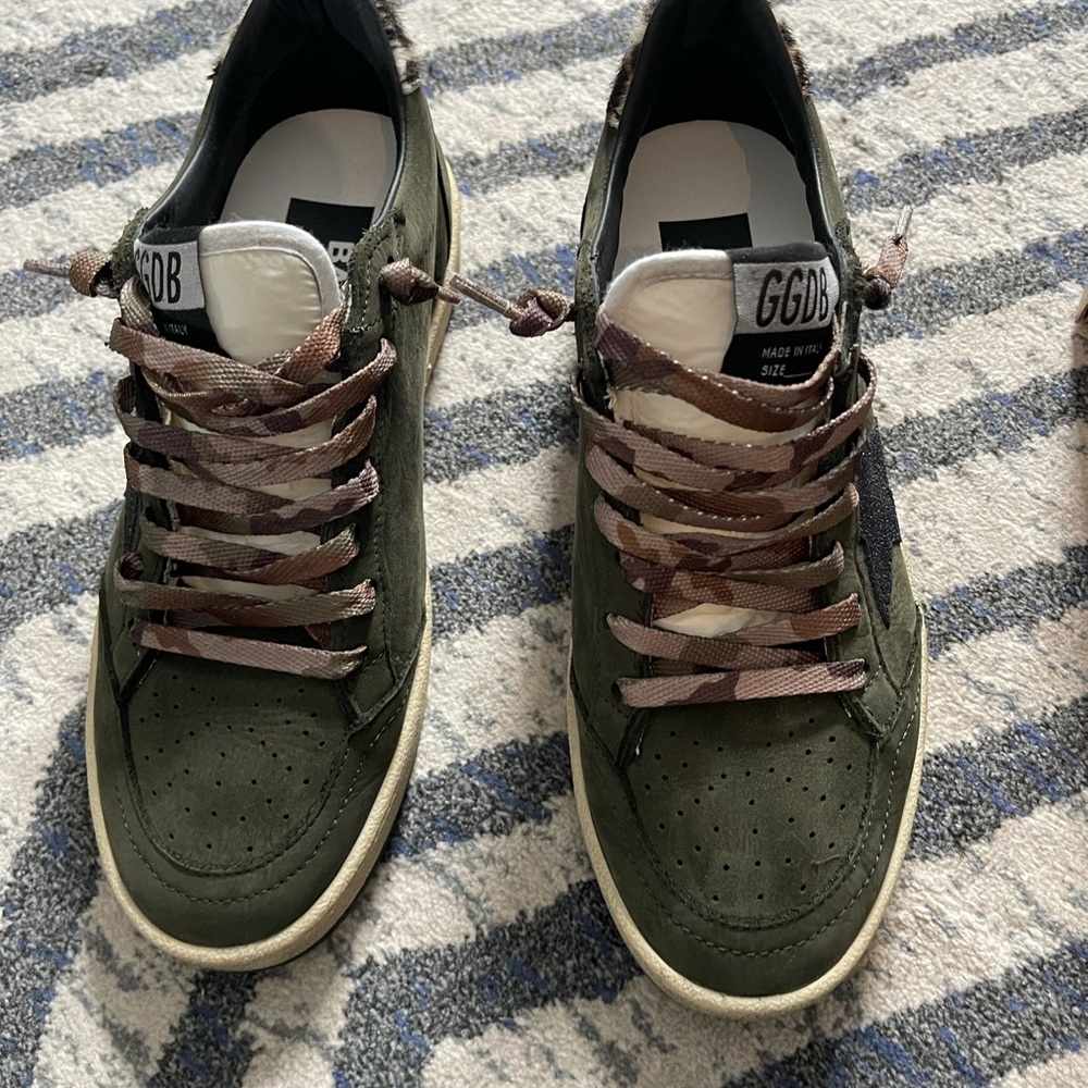 Golden goose ball star sneakers never worn